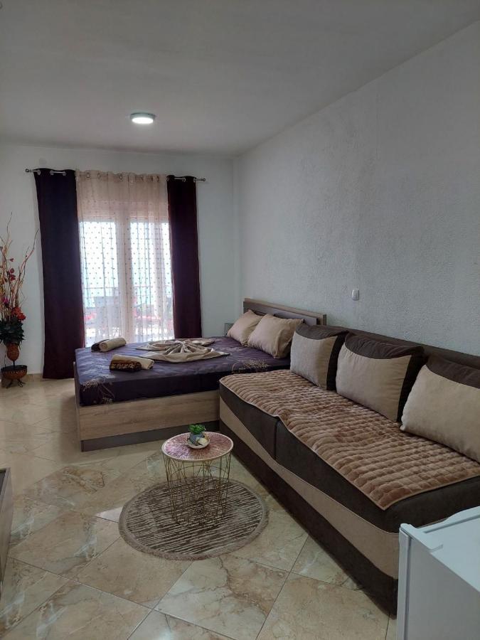 Apartmani Jovan Ulcinj Zewnętrze zdjęcie
